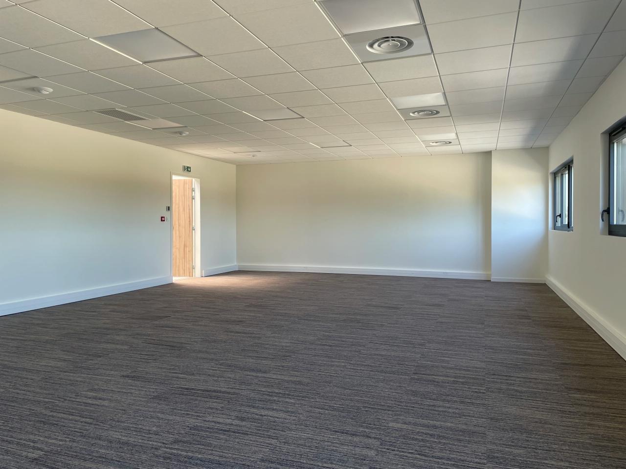Local d'activité Saint-Aignan-Grandlieu 7679m² Location local d'activité Saint-Aignan-Grandlieu Loire-Atlantique OLACT2207604 9